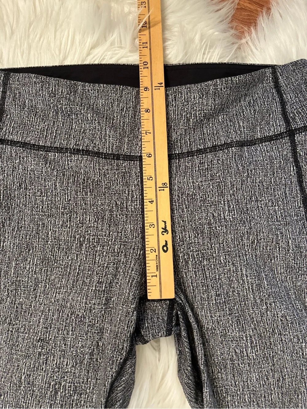 Lululemon Pace Rival Crop 22” Sz 10 Black & White  Activewear